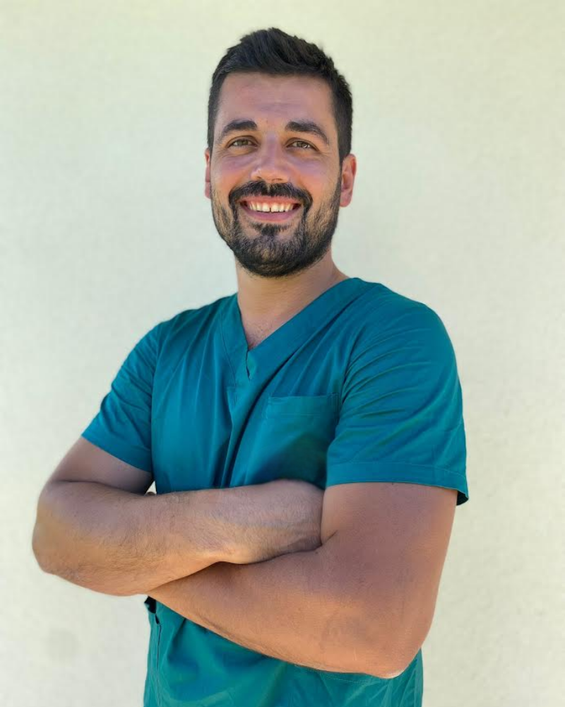 Foto del Dott.Andrea Erbisti, medico veterinario del Centro Veterinario Montecchio, in provincia di Vicenza
